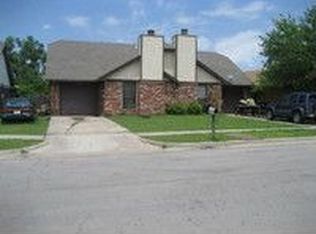 219 Skylark Ct #221, Norman, OK 73069