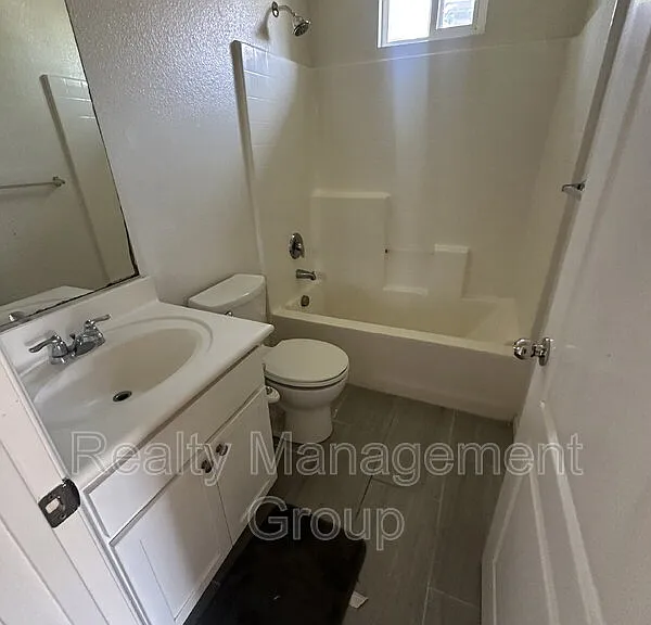 2303 Wisteria Way — Photo 7