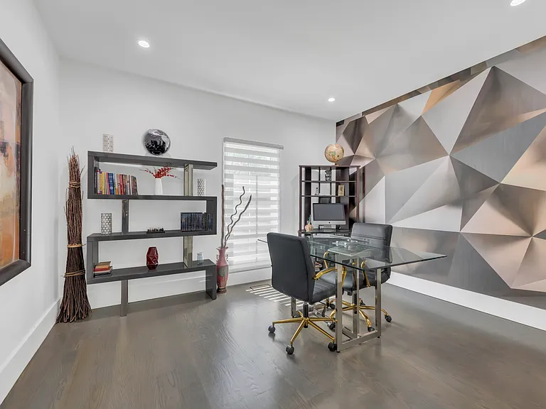 134 Carriage Dr — Photo 11