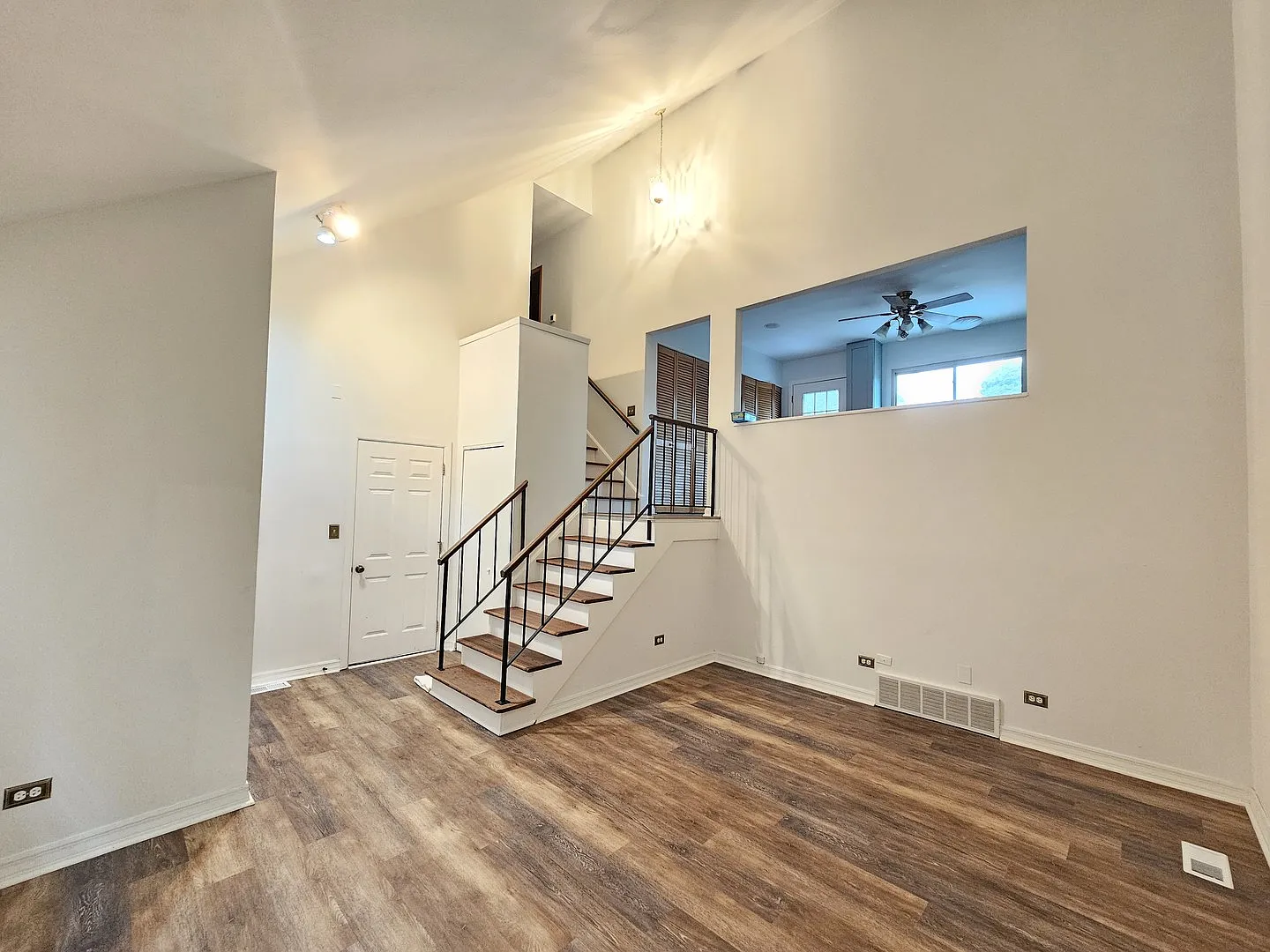 3 bed, 1.5 bath, 1014 sqft, $2,800 — Photo 4