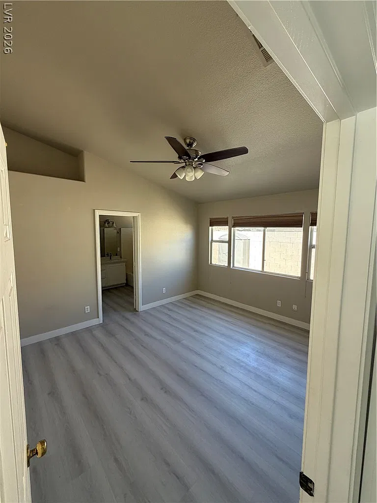3 bed, 2.0 bath, 1310 sqft, $2,350 — Photo 4