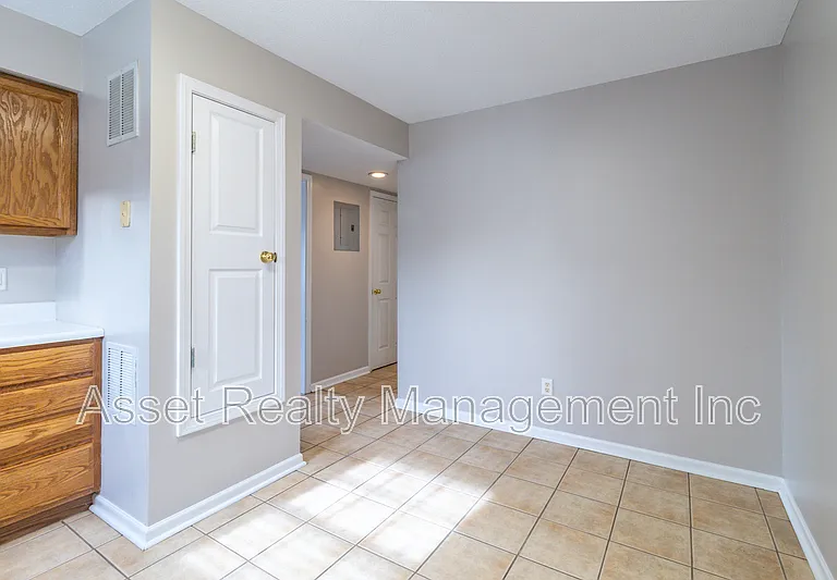 836 Duchess Way — Photo 7