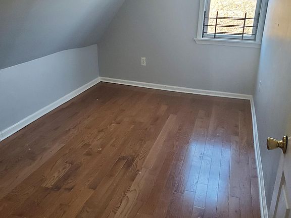 4th image of 356 S 11th St Floor 3