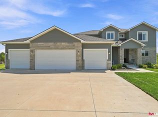 2975 Twin Pines Rd, Lincoln, NE 68523
