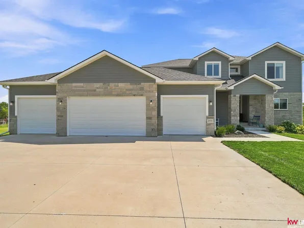 2975 Twin Pines Rd, Lincoln, NE 68523
