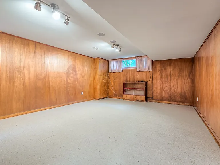 85 Greenlaw Ave — Photo 25