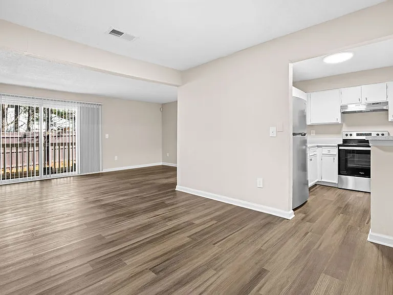 Castle Creek Apartments: Welcome Home to Comfort and Premier Living in Decatur, GA — Photo 50