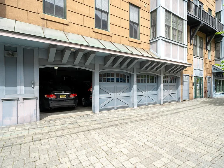 92 Madison St #2B — Photo 10