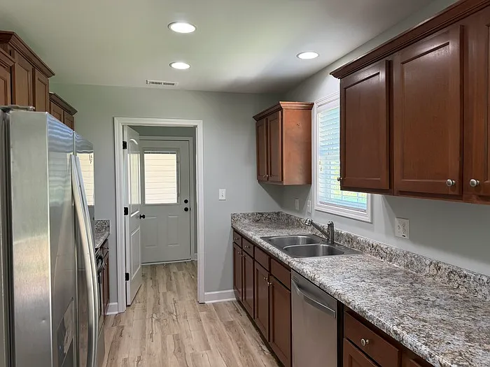 3 bed, 2.0 bath, $1,525 — Photo 3