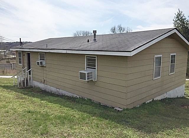 2nd image of 1005 E Bunn Ave