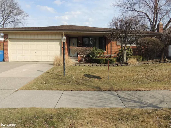 32460 Gainsborough Dr, Warren, MI 48088
