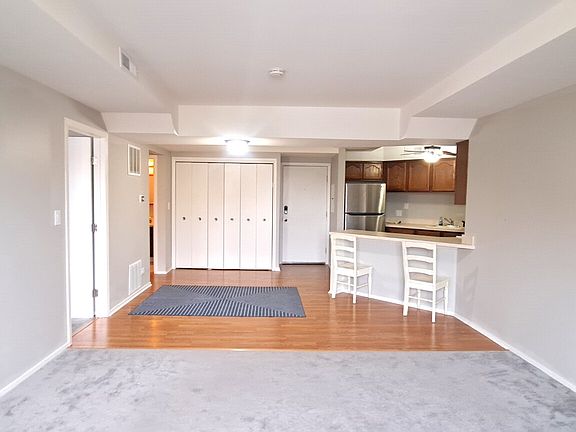 2nd image of 6337 Roosevelt Rd APT 202