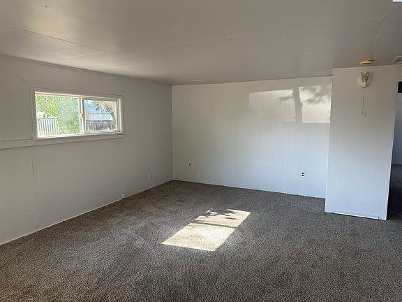 2nd image of 405 Winslow Ave