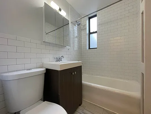 Rented by Hillel Realty Group | media 14