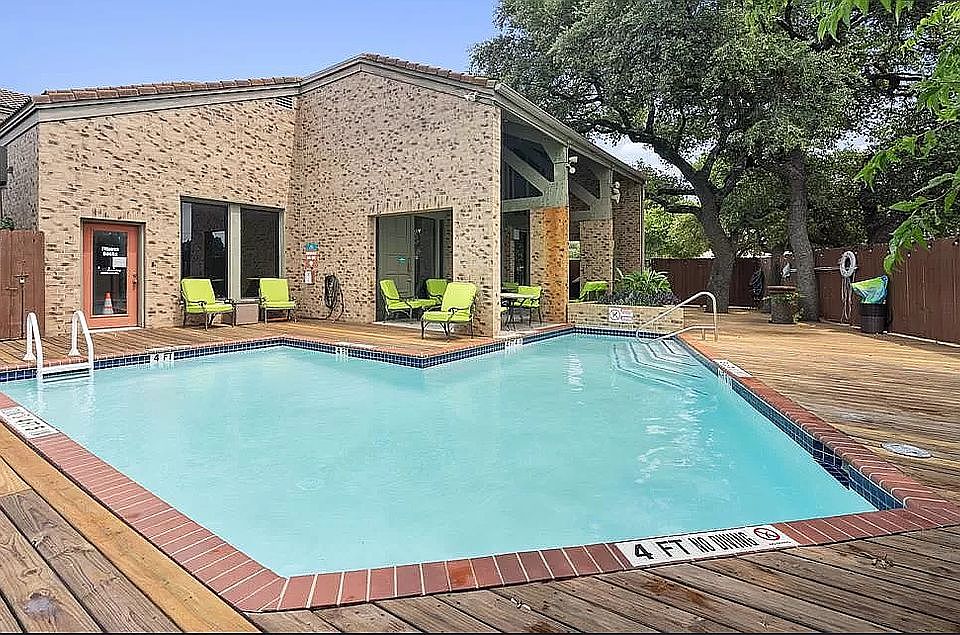 1st image of 8888 Tallwood Dr #1109