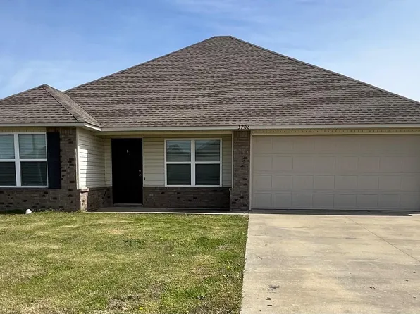 3706 Churchill Dr, Jonesboro, AR 72404