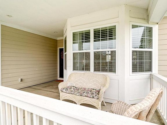 2nd image of 4784 Creek View Ct