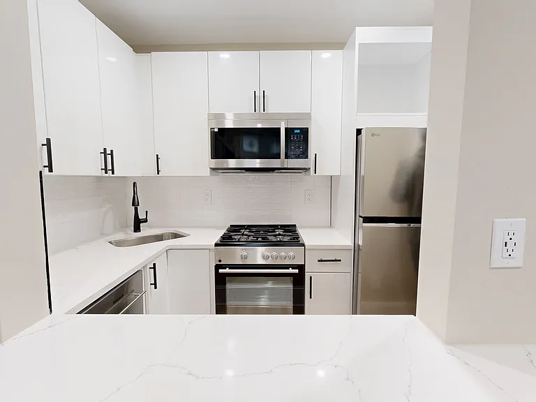 Waldorf Lofts — Photo 33