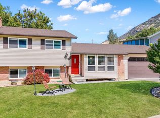 1085 E Grove Creek Dr N, Pleasant Grove, UT 84062