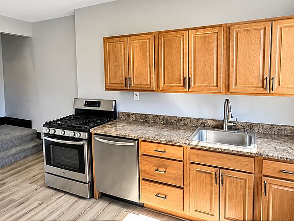 5th image of 270 Butler St