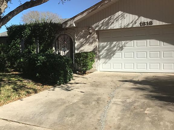 2nd image of 1818 N Flamingo Ln