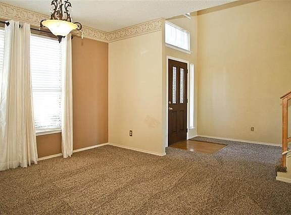 5th image of 1617 Caplin Dr