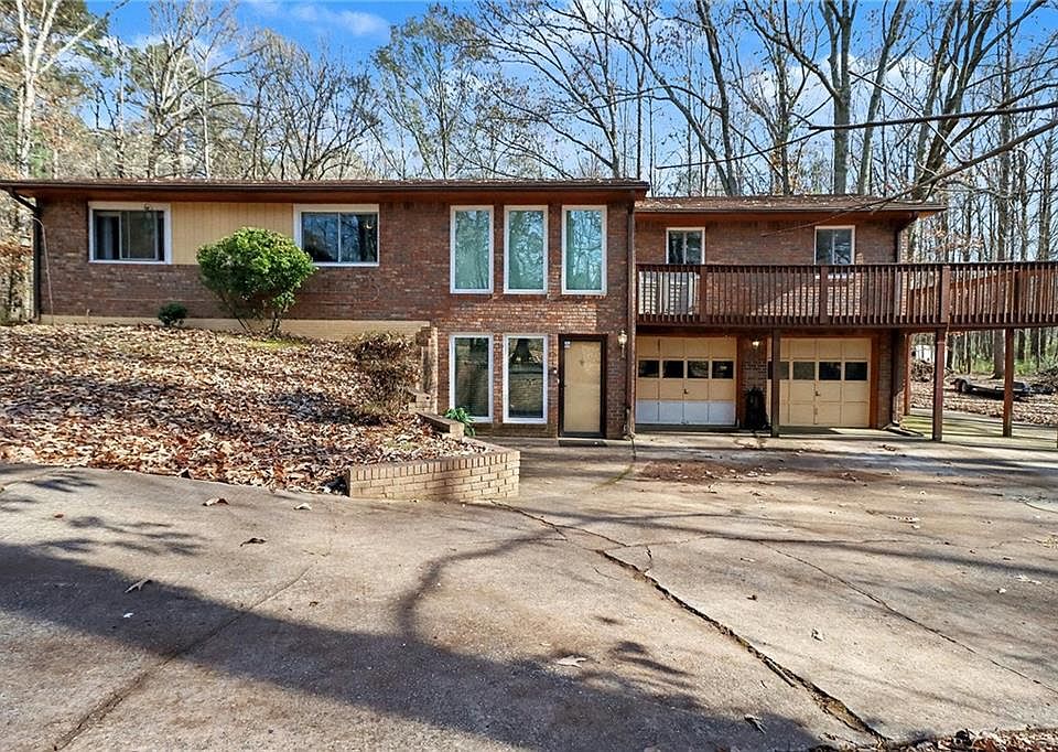 1st image of 134 Hidden Valley Rd