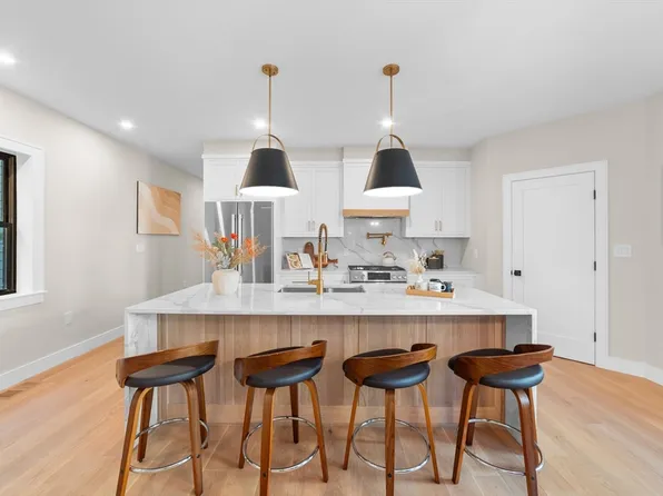 37 Elmwood St #A, Somerville, MA 02144