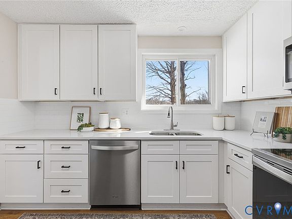 2nd image of 6801 Ghent Cir