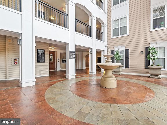 3rd image of 501 Hungerford Dr APT 314