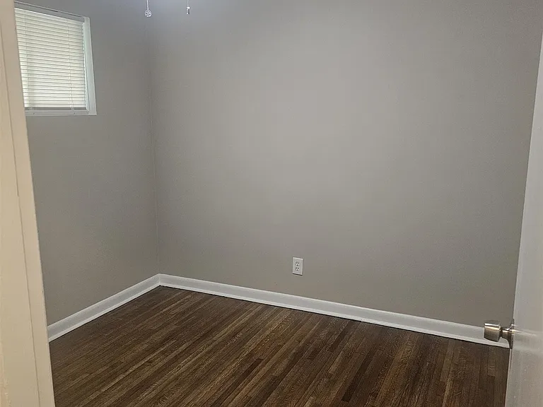 1725 Claire Ave — Photo 21