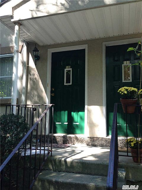 1st image of 105 Vanderbilt Ln
