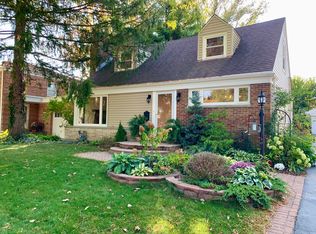 630 Hermitage Dr, Deerfield, IL 60015