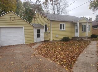 7548 Floral Ave, Jenison, MI 49428