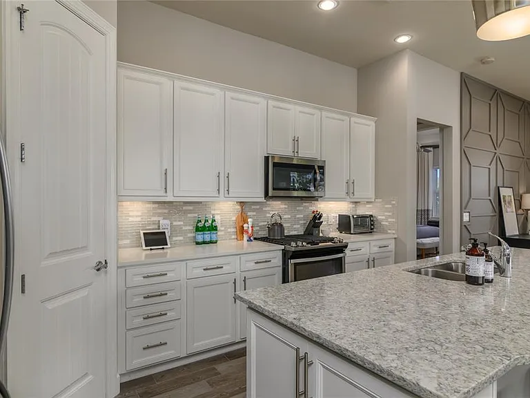 12203 Seabrook Ave — Photo 11