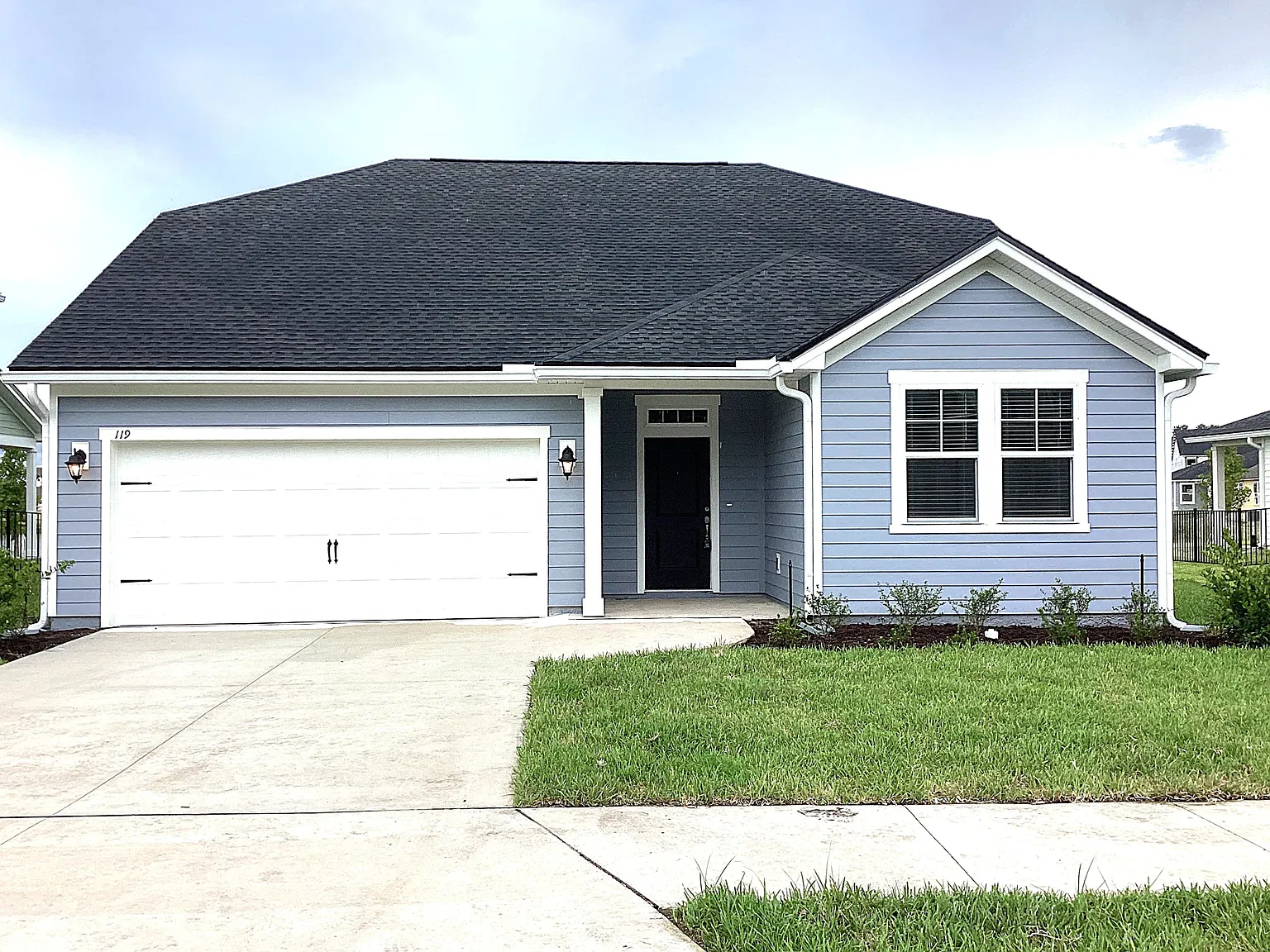 5 bed, 3.0 bath, 2215 sqft, $2,970 — Photo 1