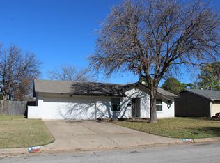 510 Brownstone St, Euless, TX 76039