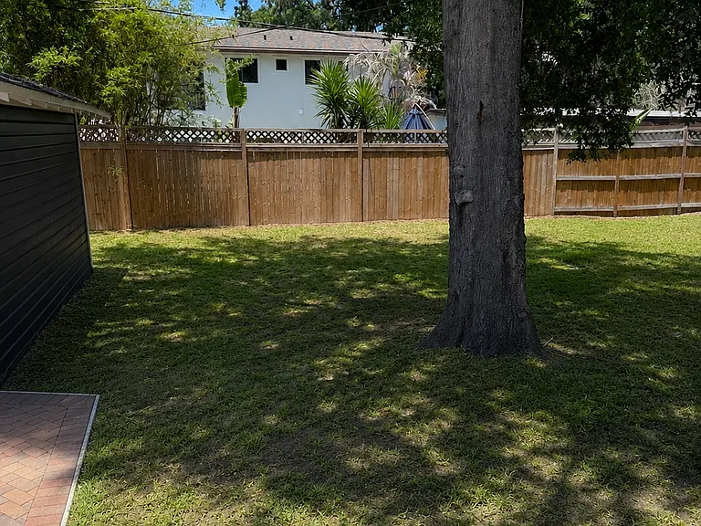1420 Asher Ln — Photo 8