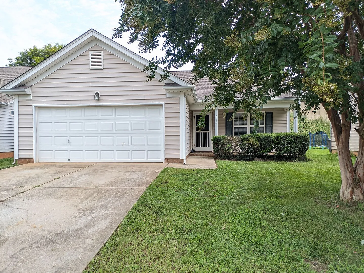3 Bedroom Ranch in Tara's Trace! — Photo 1