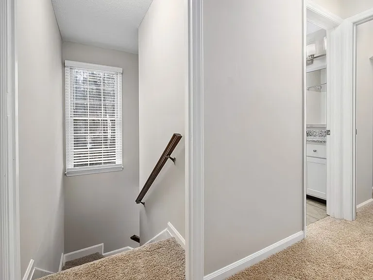 Sunstone Apartments — Photo 35