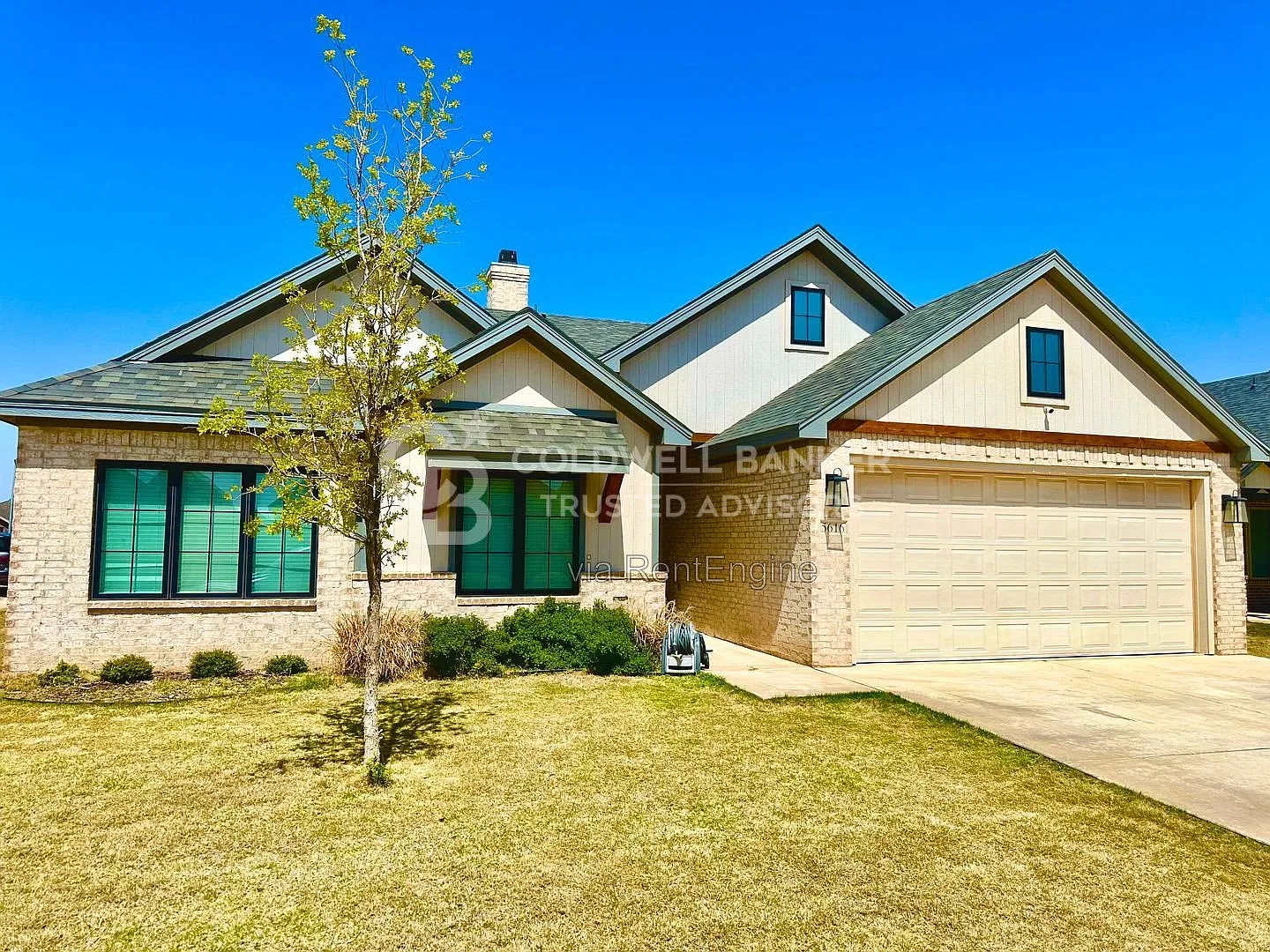 4 bed, 2.0 bath, 2016 sqft, $2,825 — Photo 1