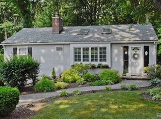 3 Alberta Dr, Kinnelon, NJ 07405