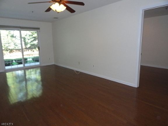 3rd image of 181 Cambridge Ct #F081