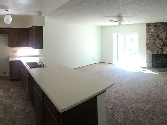 3rd image of 5433 Hayes Dr NW