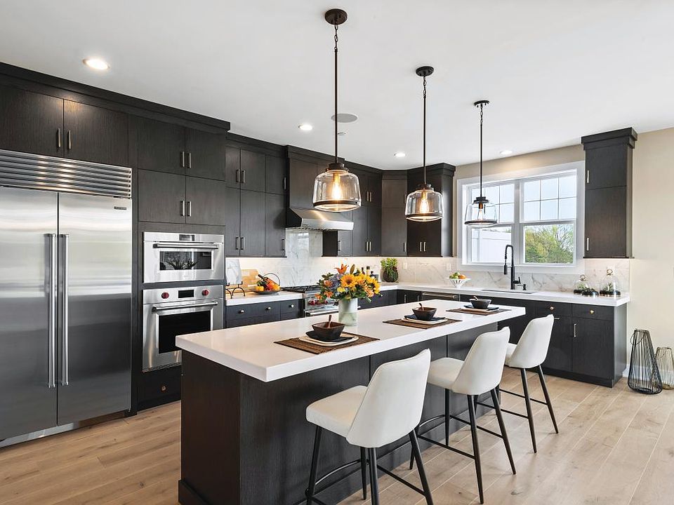 Luxury townhomes available for a winter move-in