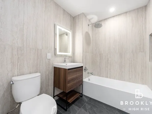 2667 Fulton Street image 7 of 14