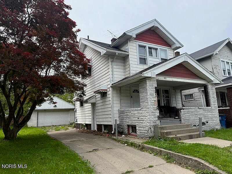 2nd image of 416 Spring St