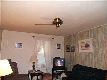 3rd image of 138 Warren Ave