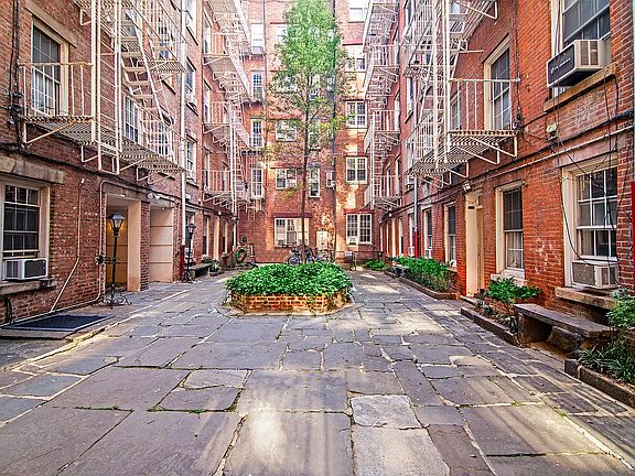 5th image of 224 Sullivan St APT F31
