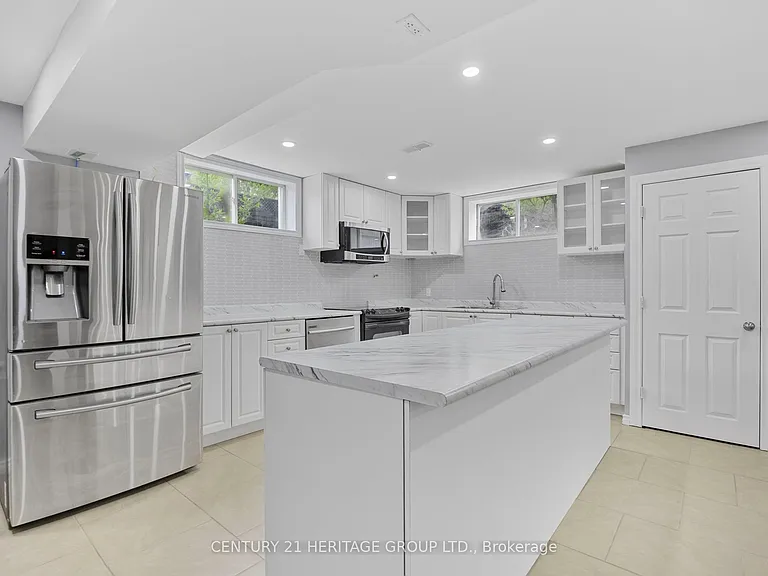 51 Burbank Cir #BASEMENT — Photo 4